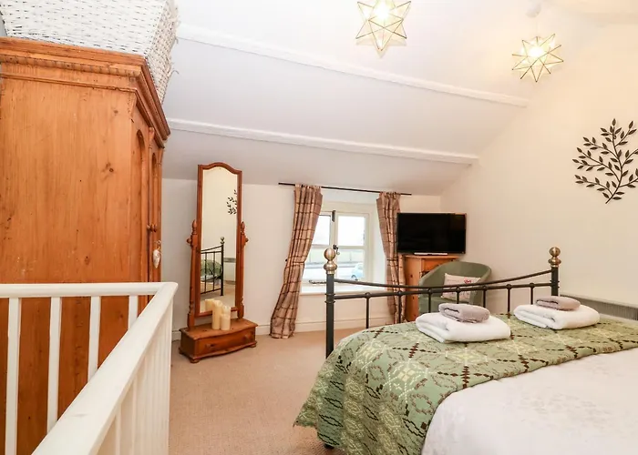White Lilac Cottage